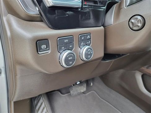 Used 2025 GMC Sierra 1500 SLT w/ SLT Convenience Package image 11