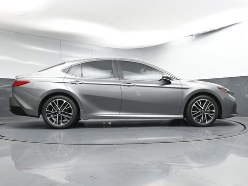 Used 2026 Toyota Camry XLE image 27