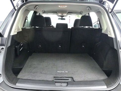 Used 2023 Nissan Rogue S image 13