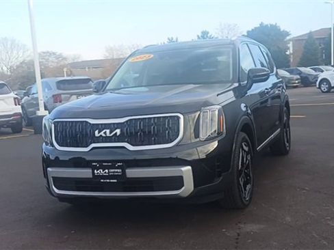 Used 2023 Kia Telluride EX w/ EX Captain's Chair Package image 6