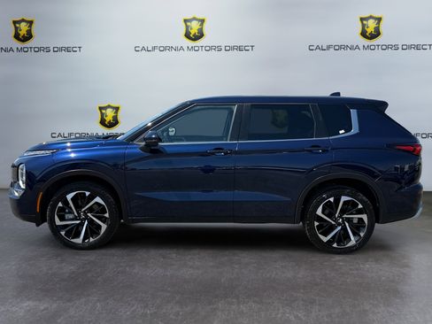 Used 2024 Mitsubishi Outlander SE FWD image 2