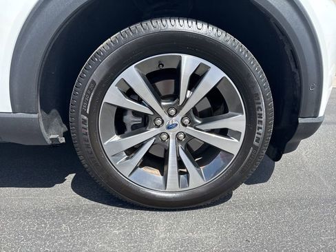 Used 2020 Ford Explorer Platinum AWD/4WD image 3