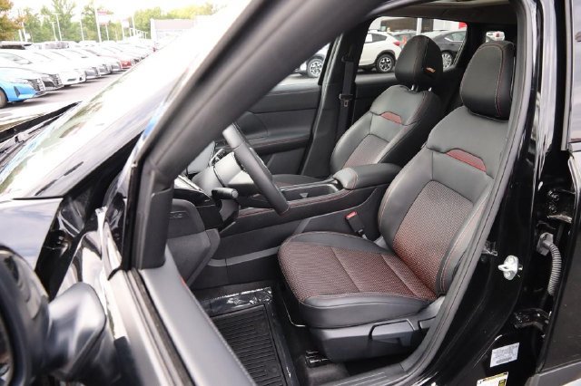 Certified 2026 Nissan Kicks SR w/ SR Premium Package AWD/4WD image 9
