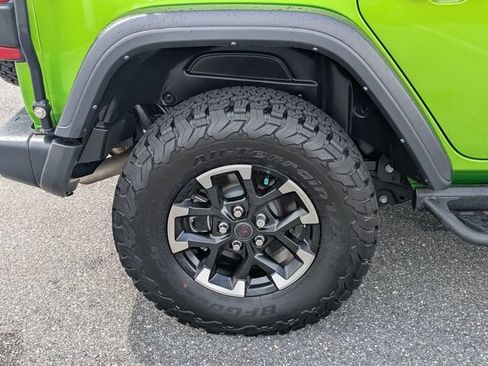 Used 2025 Jeep Wrangler Unlimited Rubicon w/ Safety Group AWD/4WD image 11