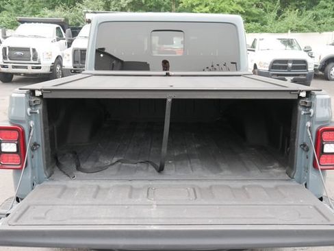 Used 2025 Jeep Gladiator Rubicon w/ Safety Group AWD/4WD image 10