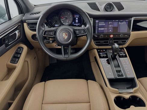 Certified 2025 Porsche Macan image 25