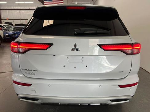 Used 2023 Mitsubishi Outlander SE FWD image 9