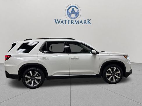 Used 2024 Honda Pilot Touring image 7