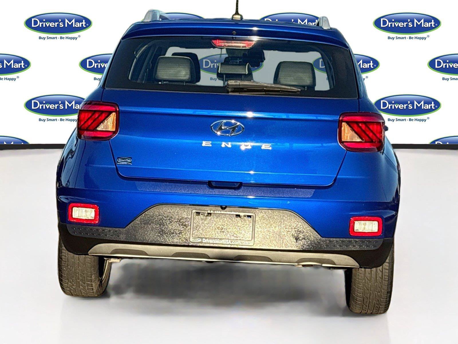 Used 2023 Hyundai Venue Limited FWD image 6