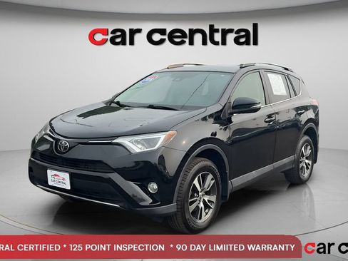 Used 2018 Toyota RAV4 XLE AWD/4WD image 1