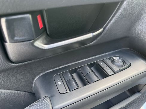 Certified 2025 Toyota Tacoma SR image 15