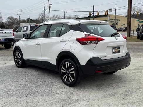 Used 2020 Nissan Kicks SV image 5