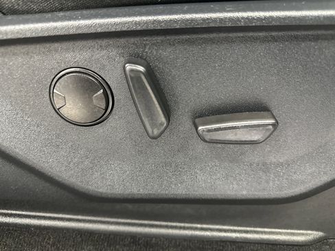 Certified 2022 Ford F150 XLT w/ Equipment Group 302A High image 26