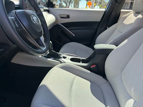 New 2025 Toyota Corolla Cross LE w/ Moonroof Package FWD image 11