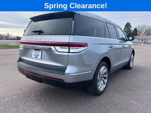 Used 2024 Lincoln Navigator Premiere AWD/4WD image 6