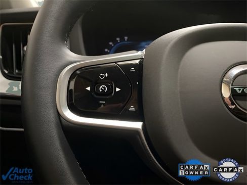 Used 2025 Volvo XC60 B5 Plus image 32