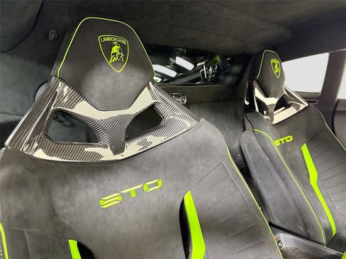 Used 2023 Lamborghini Huracan STO image 35