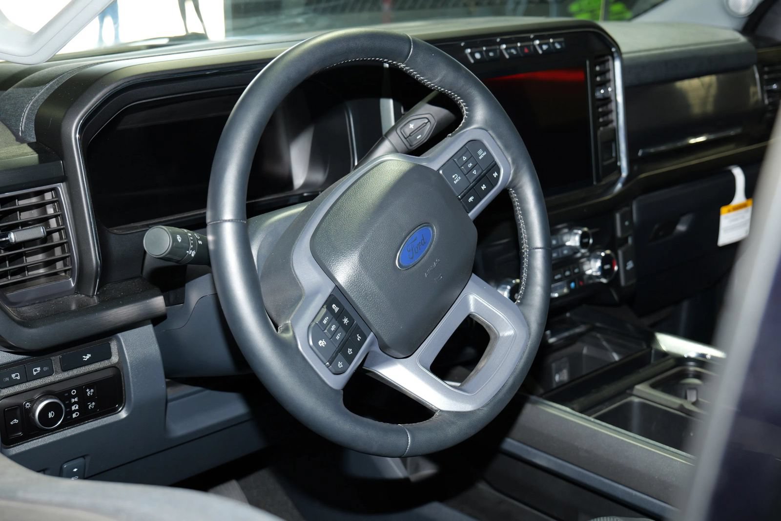 Used 2023 Ford F250 Lariat w/ Lariat Ultimate Package AWD/4WD image 13