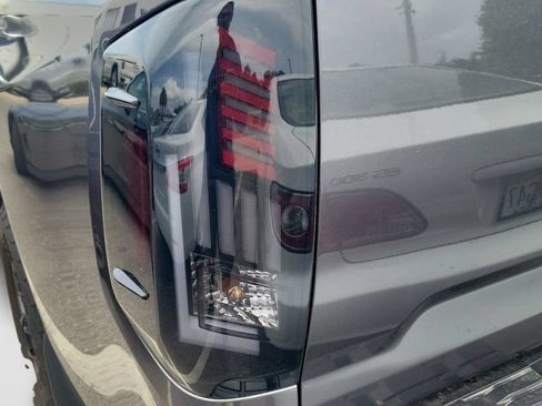 Used 2021 Toyota Tundra SR5 RWD image 10