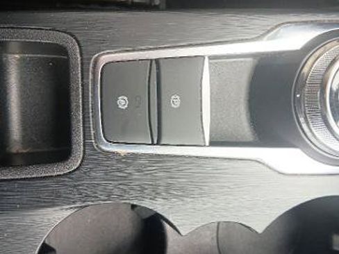 Certified 2024 Ford Escape Platinum AWD/4WD image 28