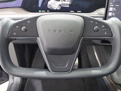 Used 2022 Tesla Model X image 14