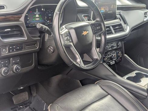 Used 2023 Chevrolet Suburban Premier image 10