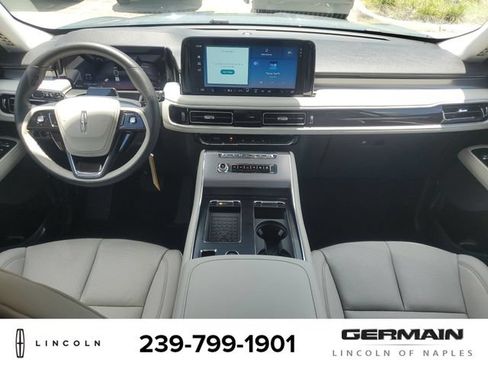 New 2026 Lincoln Aviator 2WD image 17