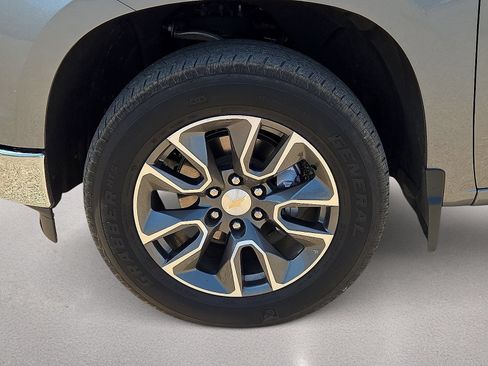 Used 2025 Chevrolet Silverado 1500 LT w/ Safety Package RWD image 10