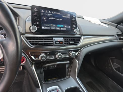 Used 2022 Honda Accord Sport image 19