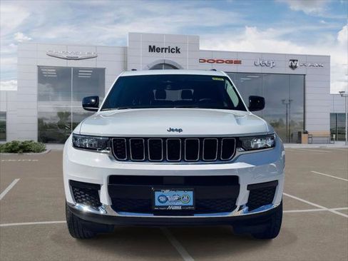 Certified 2023 Jeep Grand Cherokee L Laredo AWD/4WD image 3