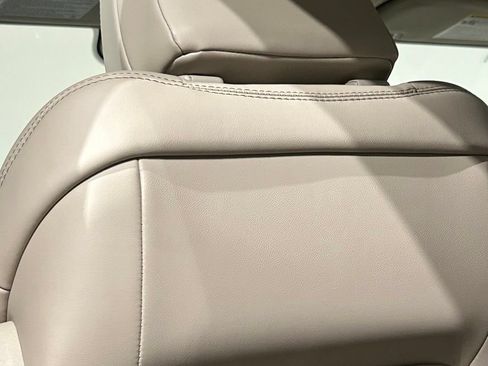 Used 2023 Lincoln Nautilus Reserve AWD/4WD image 42