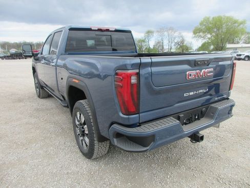 New 2026 GMC Sierra 3500 Denali w/ Denali Reserve Package AWD/4WD image 9