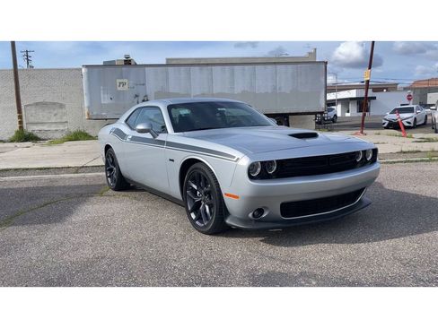 Used 2023 Dodge Challenger R/T w/ Plus Package image 5