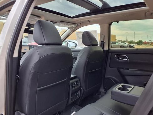 New 2025 Nissan Rogue Platinum w/ Platinum Premium Package image 33