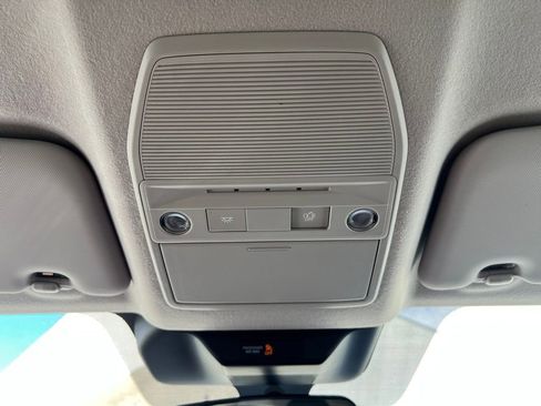 New 2025 Nissan Kicks SR image 25