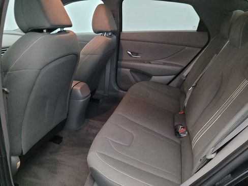 Used 2023 Hyundai Elantra SEL w/ Convenience Package image 18