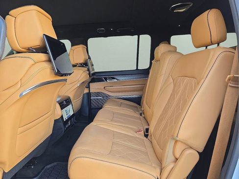 Used 2023 Jeep Grand Wagoneer Series III w/ Rear Seat Video Group 1 image 15