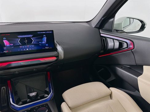 Used 2025 BMW X3 xDrive30i w/ Premium Package image 24