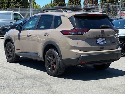 Used 2025 Nissan Rogue SV AWD/4WD image 6