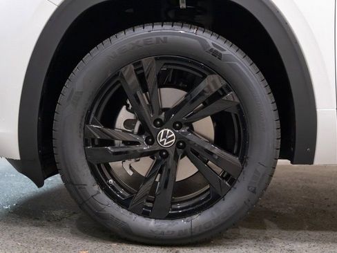 New 2026 Volkswagen Atlas Cross Sport SEL R-Line AWD/4WD image 7