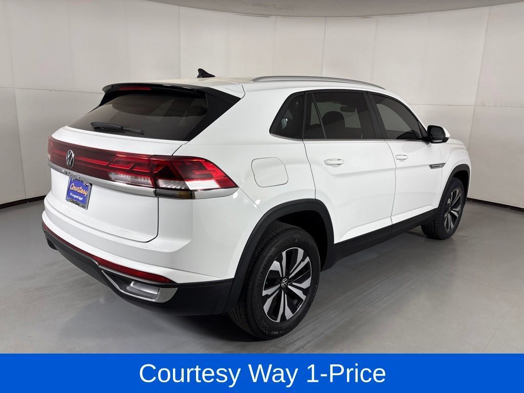 Used 2024 Volkswagen Atlas Cross Sport SE FWD image 11