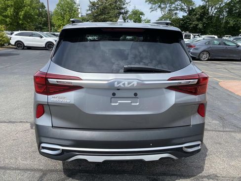 Used 2023 Kia Seltos EX AWD/4WD image 4