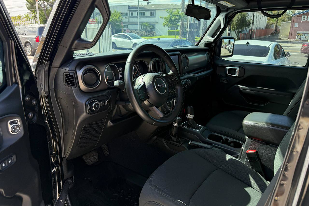 Used 2020 Jeep Wrangler Unlimited Sport AWD/4WD image 15