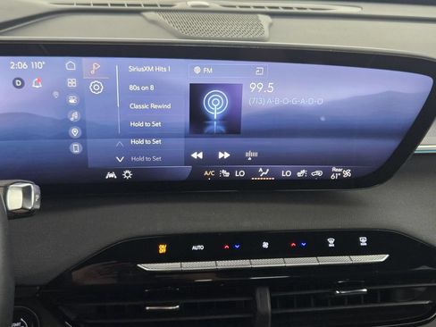Used 2025 Buick Enclave Sport Touring w/ Power Package FWD image 18