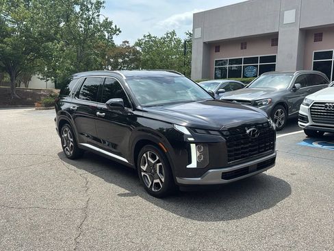Used 2024 Hyundai Palisade Limited FWD image 3
