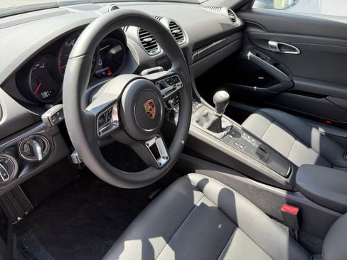Certified 2025 Porsche 718 Cayman RWD image 4