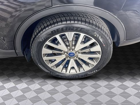 Used 2021 Ford Escape Titanium image 38