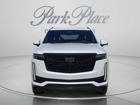 Used 2023 Cadillac Escalade Sport Platinum w/ LPO, Floor Liner Package AWD/4WD image 8
