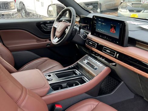 New 2026 Lincoln Aviator Reserve w/ Jet Appearance Package AWD/4WD image 10