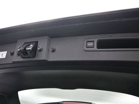 Certified 2026 Toyota Highlander XLE w/ Protection Package #3 (TMS) AWD/4WD image 19